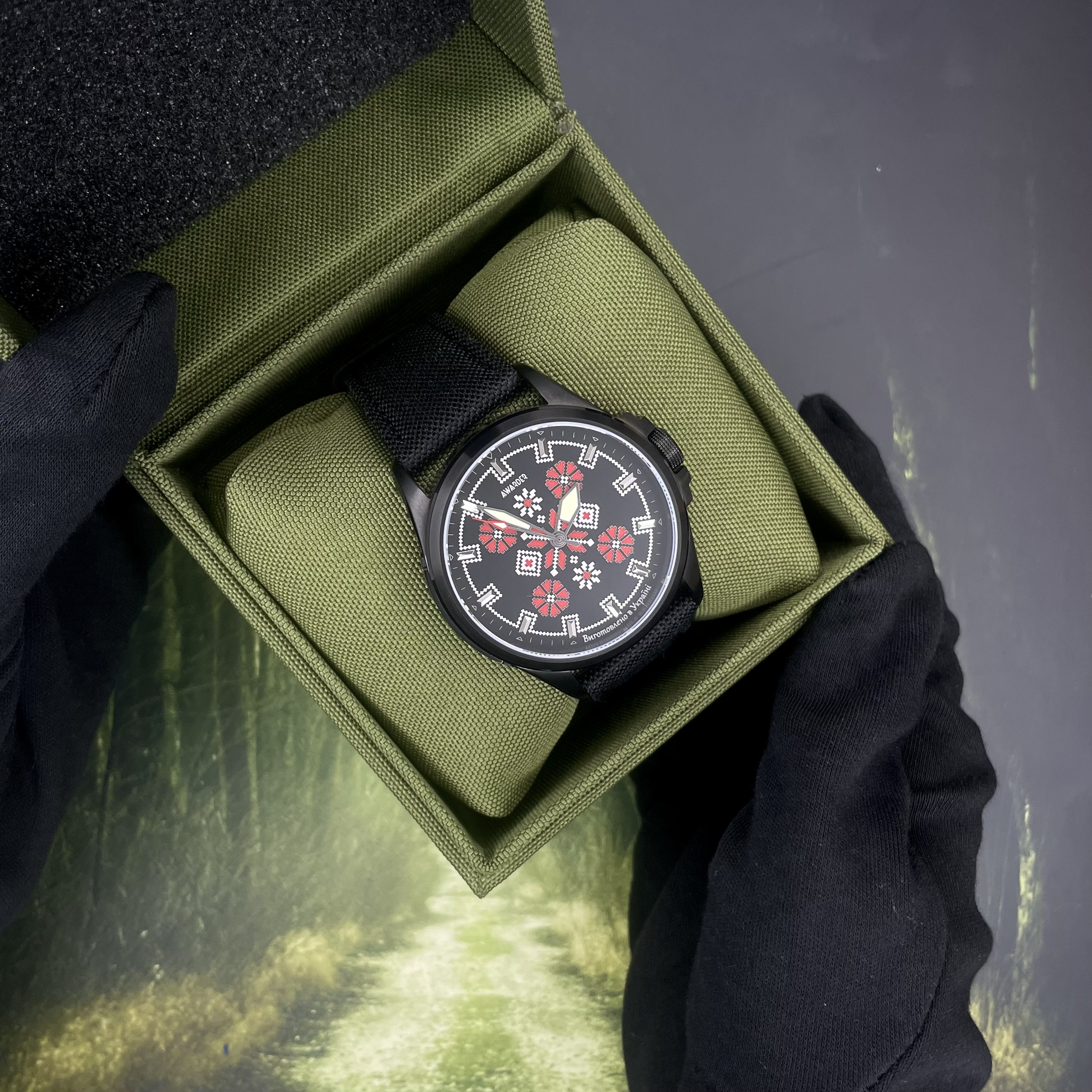 Awarder Embroidery Black-Red Black Battery 10ATM - 3