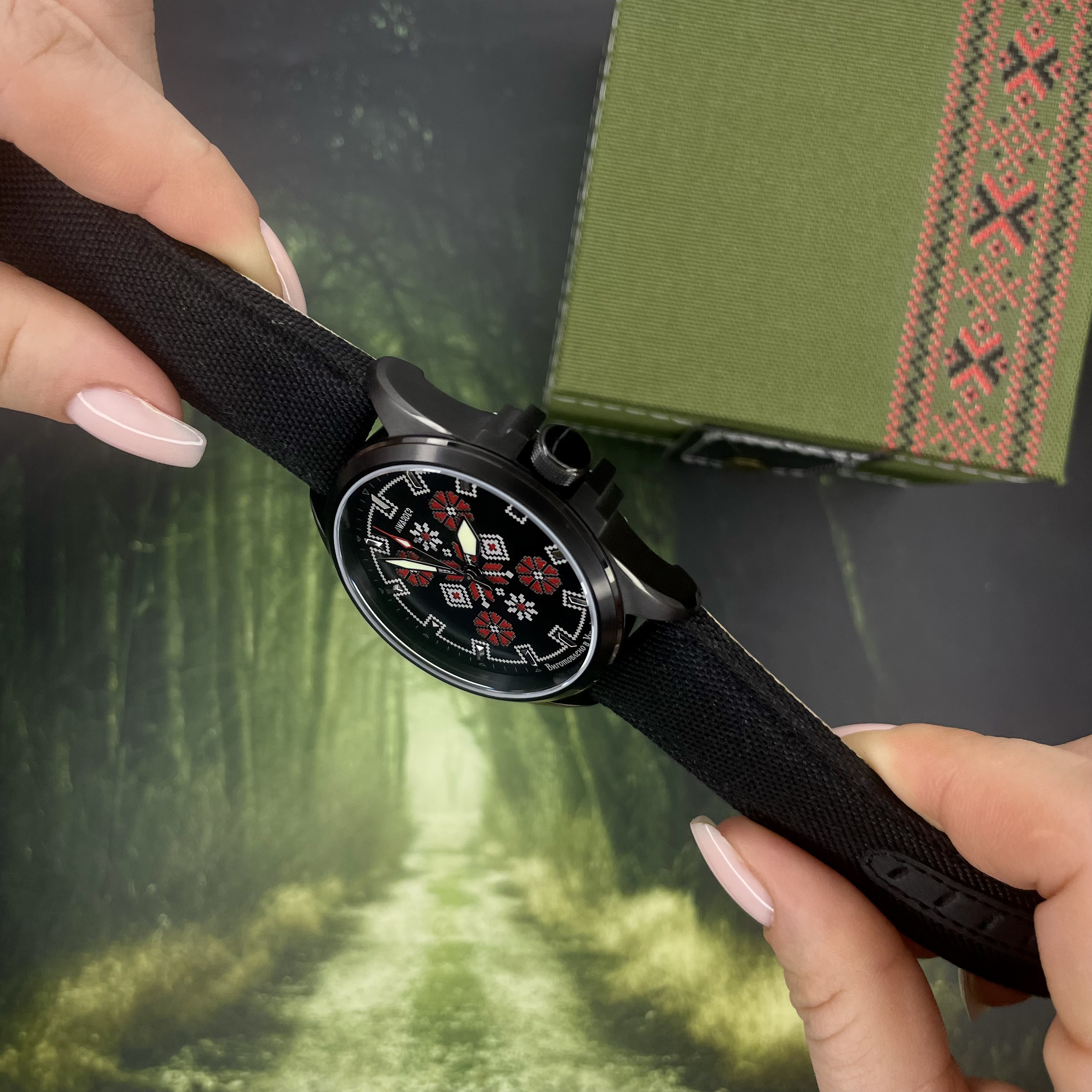 Awarder Embroidery Black-Red Black Battery 10ATM - 5