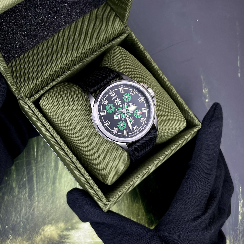 Awarder Embroidery Silver-Green Black Battery 10ATM - 3