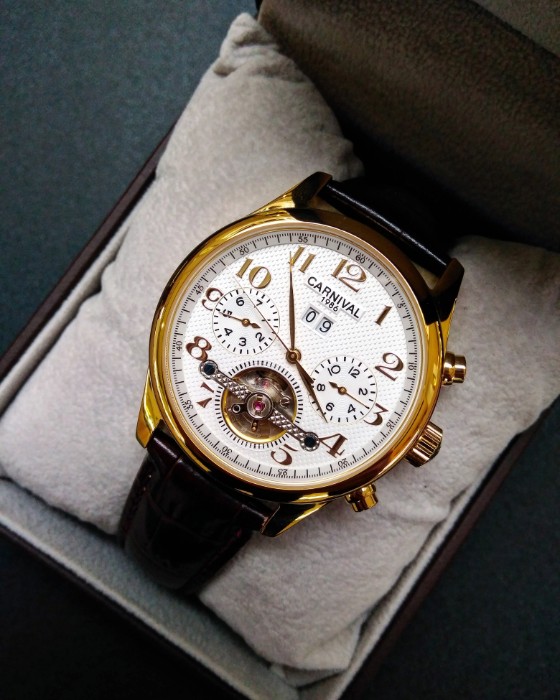 Carnival Swiss Brown - 8