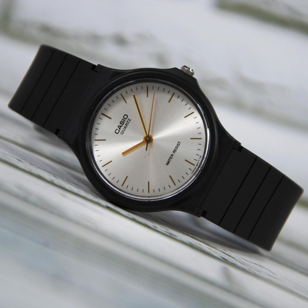 Casio MQ-24-7E2 - 2