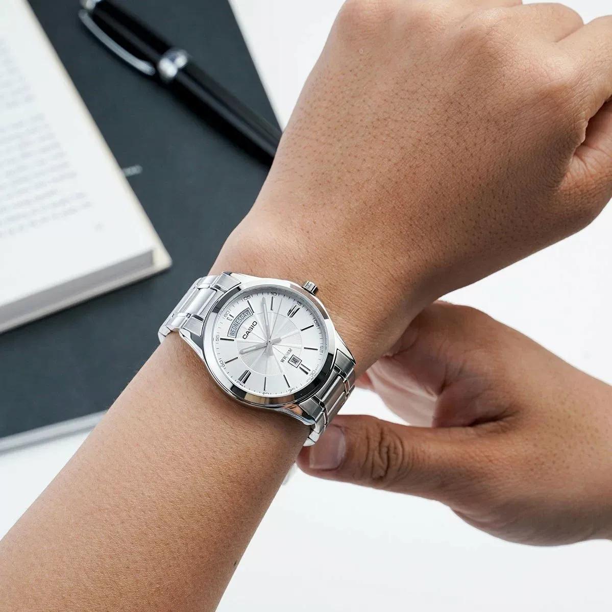 Casio MTP-1381D-7A - 3