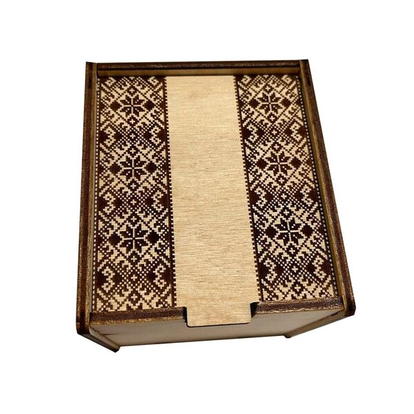 Дерев'яна коробочка з вишивкою - 3